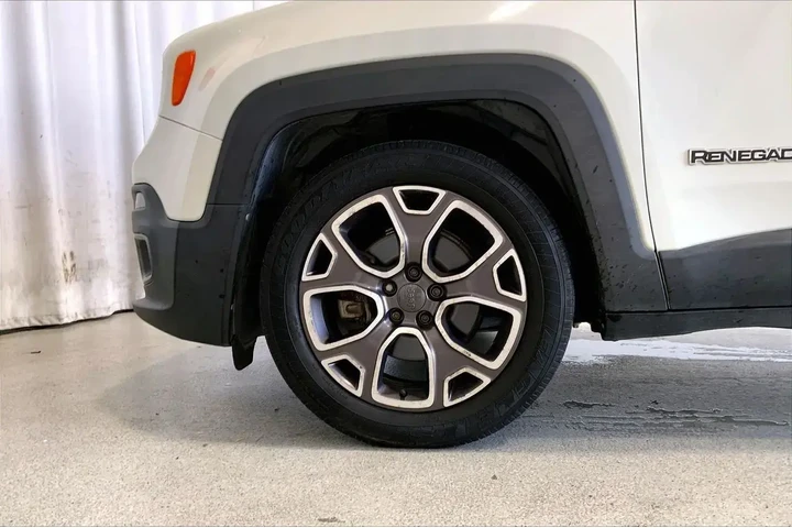 $11991 : Jeep Renegade 2015 Limited 4 image 6