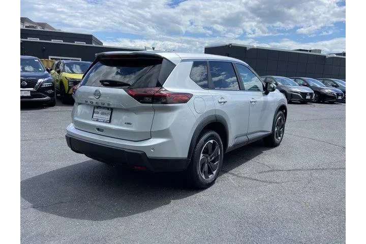 $19987 : Nissan Rogue 2025 AWD SV 4dr image 3