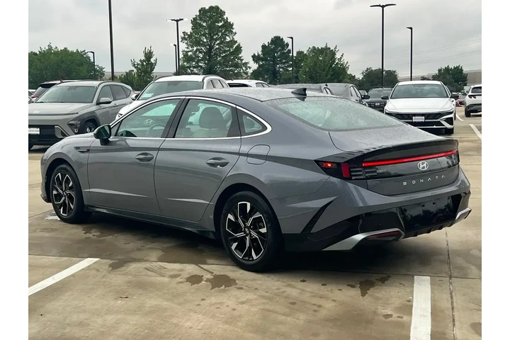 $20993 : Hyundai SONATA 2025 SEL 4dr image 9