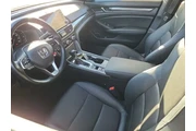 $22000 : Honda Accord 2021 Sport 4dr thumbnail
