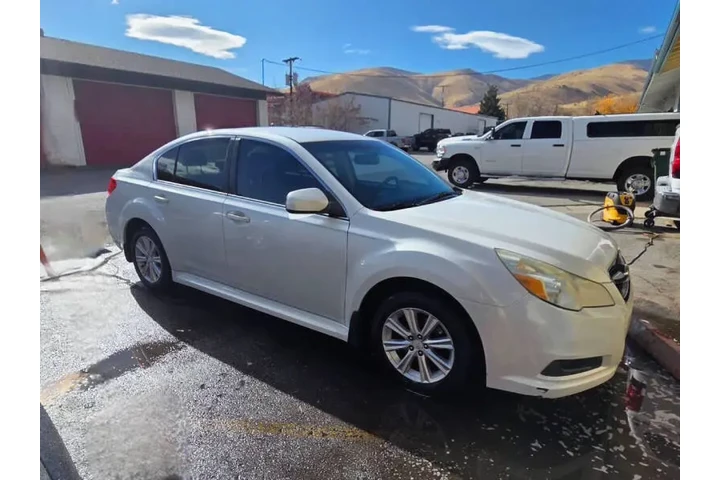 $5195 : 2012 Legacy 2.5i Premium image 3