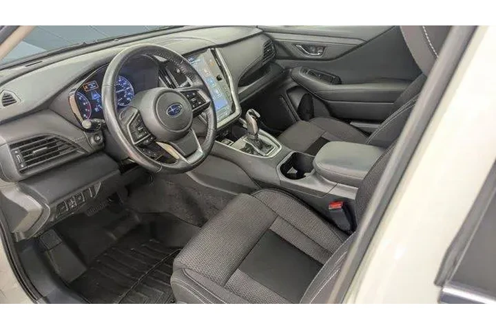 $21249 : Subaru Outback 2021 AWD Prem image 4