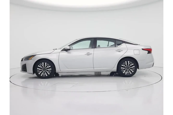 $19998 : Nissan Altima 2023 2.5 SV 4d image 3