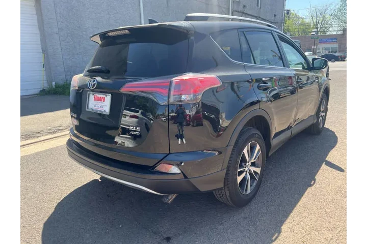$17999 : 2018 RAV4 XLE image 7