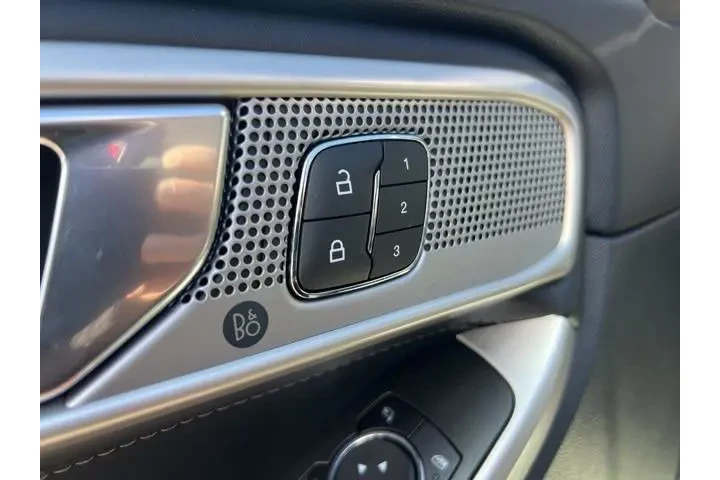 $38175 : Ford Explorer 2023 AWD Limit image 8