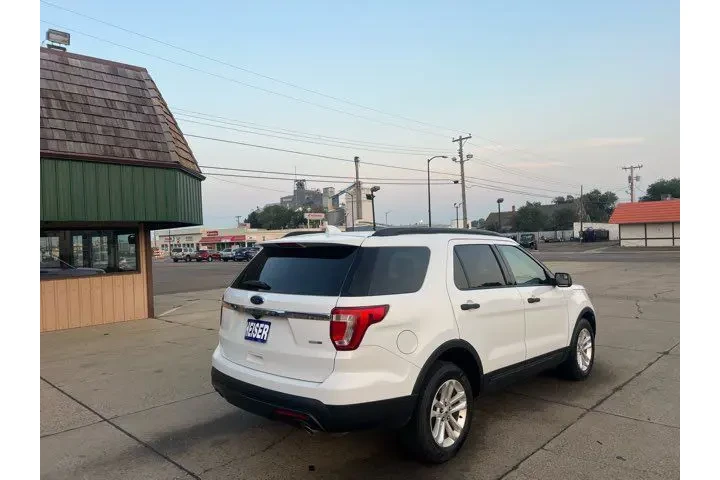 $14995 : 2016 Explorer One Owner | Dic image 5