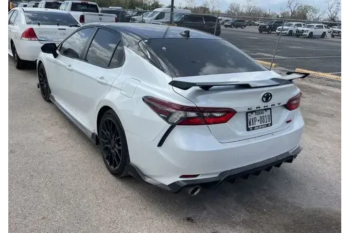 $38988 : Toyota Camry 2023 XSE V6 4dr image 2