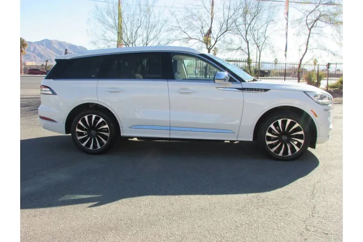 $54900 : 2020 Aviator Black Label Gran image 3