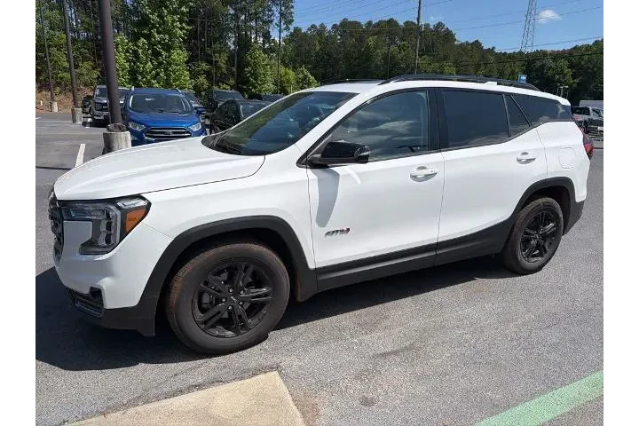 $25177 : GMC Terrain 2023 AWD AT4 4dr image 2