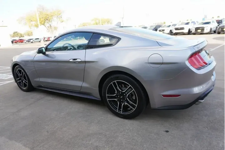 $25988 : Ford Mustang 2021 EcoBoost P image 4