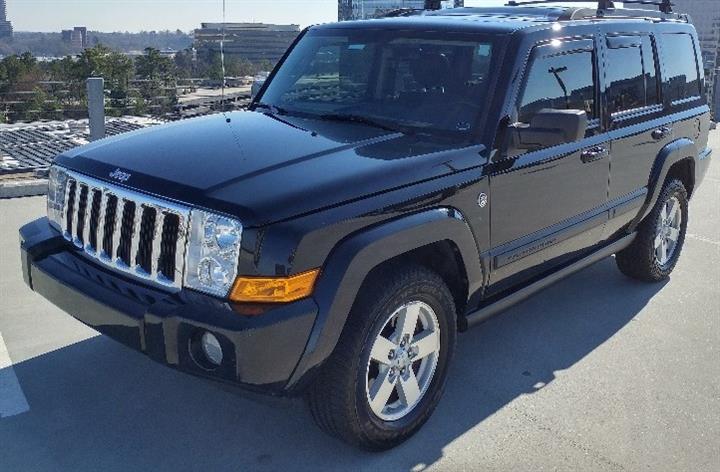 $3500 : 2008 Jeep Commader SPORT image 2