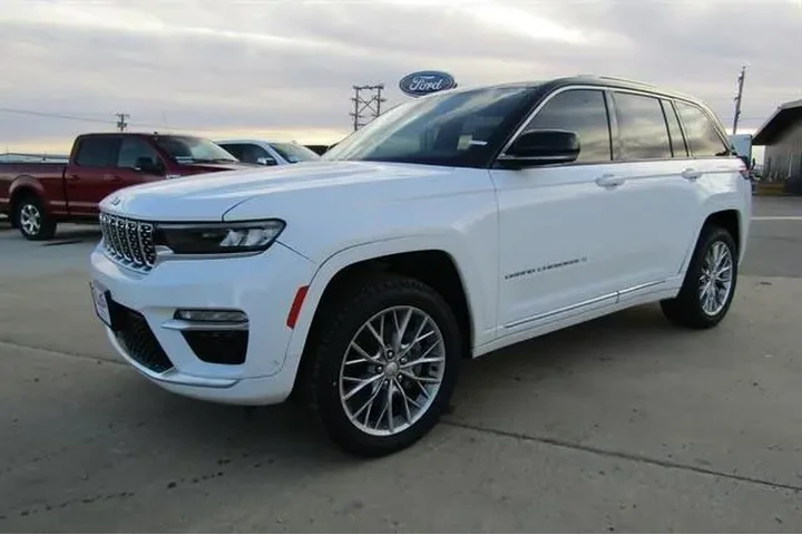 $30950 : Jeep Grand Cherokee 2022 4x4 image 1