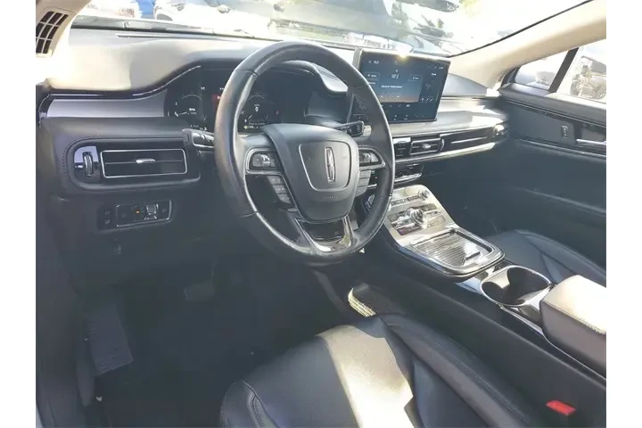 Lincoln Nautilus 2023 Standa image 10