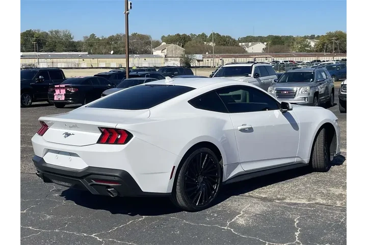 $27499 : Ford Mustang 2024 EcoBoost 2 image 3