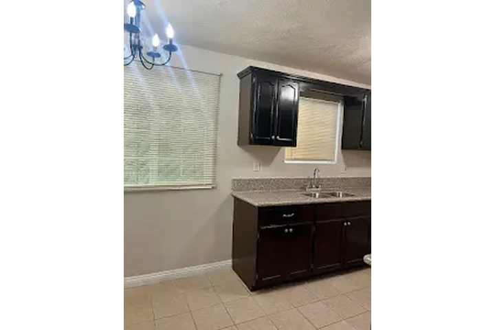 $2700 : L.A.  SE RENTA CASA image 5