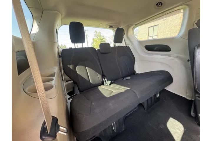 $7999 : 2017 Pacifica LX image 10