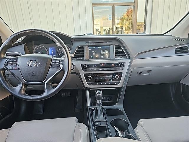 $10598 : Pre-Owned 2017 Sonata Sport image 5