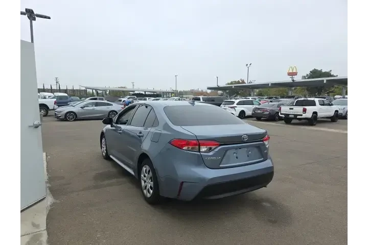 $20800 : Toyota Corolla 2023 LE 4dr S image 4