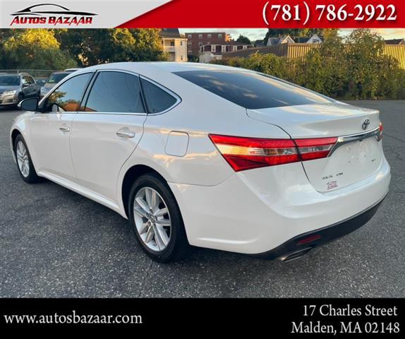 $13500 : Used 2014 Avalon 4dr Sdn XLE image 3