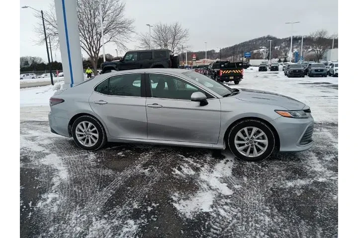 $20800 : Toyota Camry 2022 LE 4dr Sed image 4