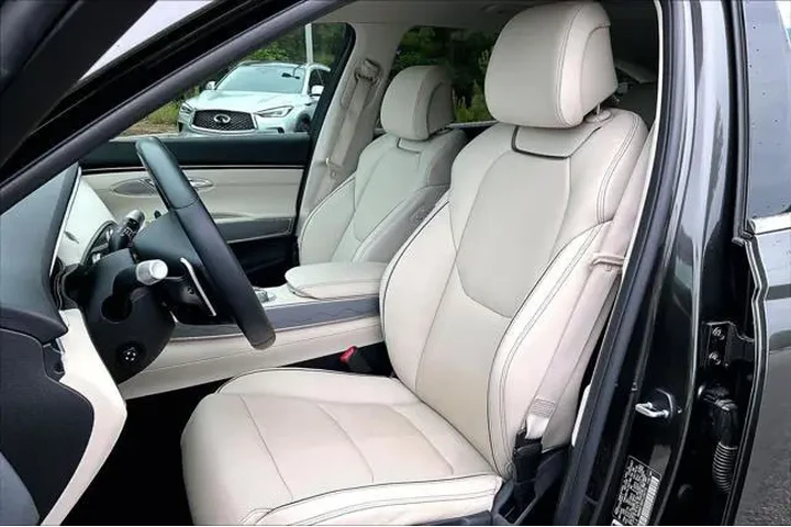 $36998 : Genesis GV70 2023 AWD 2.5T S image 7
