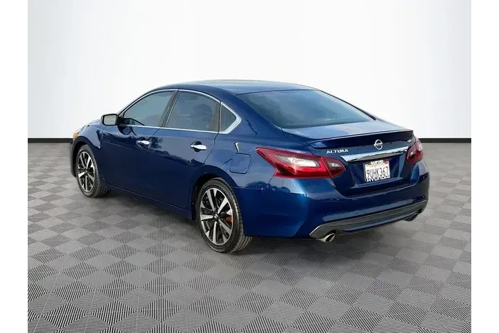$11900 : Nissan Altima 2018 2.5 SR 4d image 5