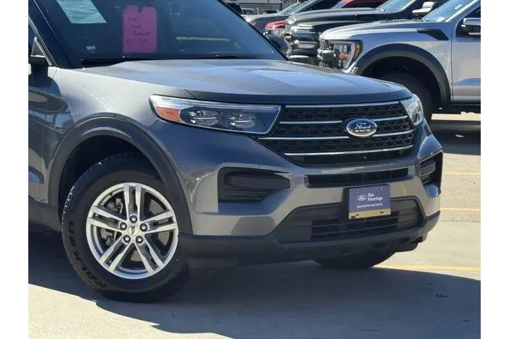 $27139 : Ford Explorer 2021 XLT 4dr S image 2