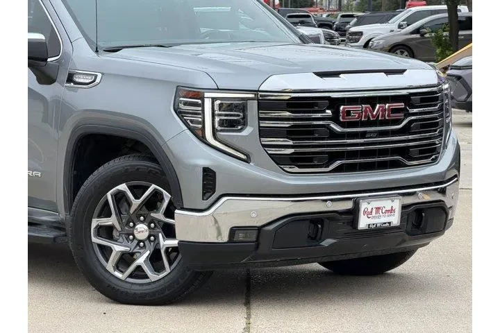 $38788 : GMC Sierra 1500 2024 4x2 SLT image 2
