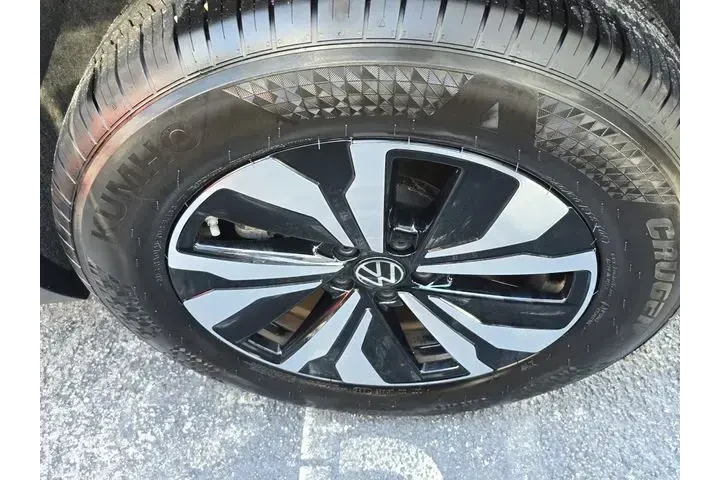 $29990 : Volkswagen Atlas 2025 SE 4dr image 8