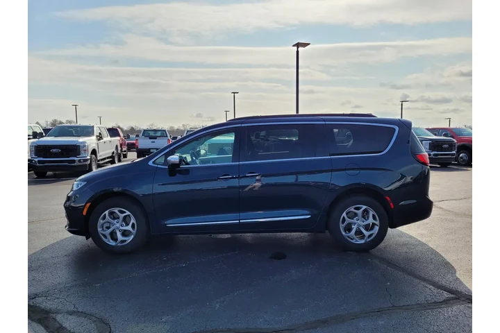 $39281 : Chrysler Pacifica 2023 AWD L image 7