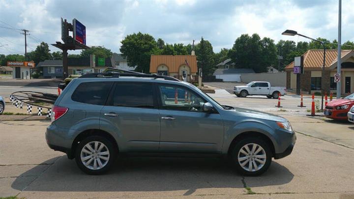 $8999 : 2011 Forester 2.5X Premium image 3