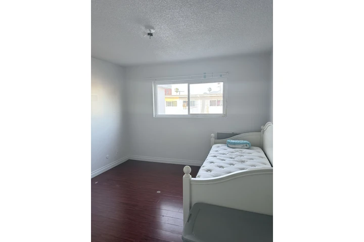 $900 : Se renta cuarto image 3