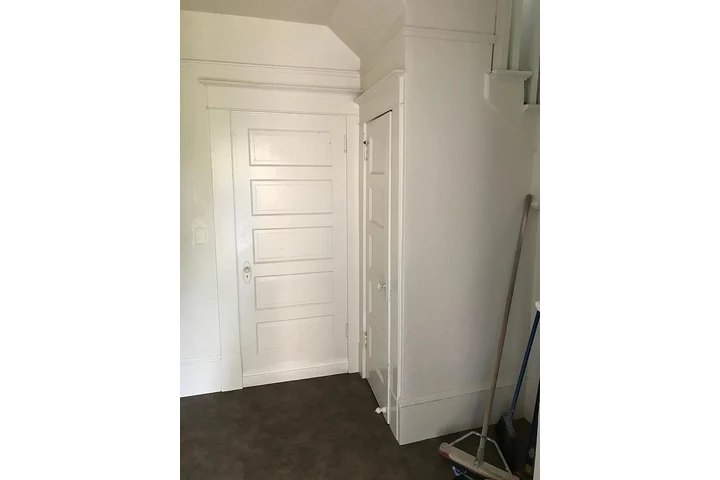 $1250 : 1 bedroom apt image 3