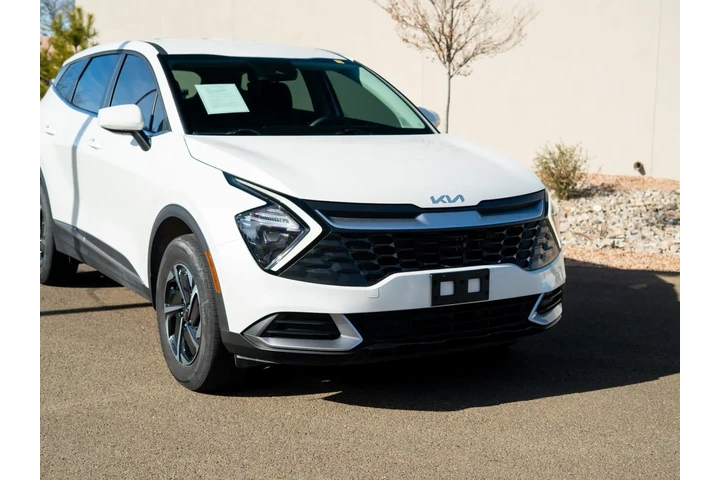 $26332 : 2023 Sportage Hybrid LX image 2