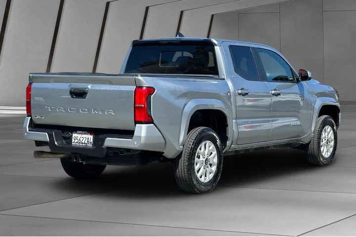 $34500 : Toyota Tacoma 2024 4x4 SR5 4 image 4