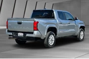 $34500 : Toyota Tacoma 2024 4x4 SR5 4 thumbnail