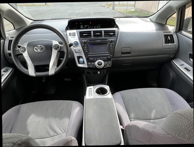 $12800 : 2012 TOYOTA PRIUS V2012 TOYOT image 9