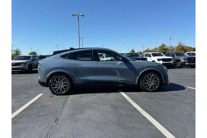 $32809 : Ford Mustang Mach-E 2023 AWD image 9