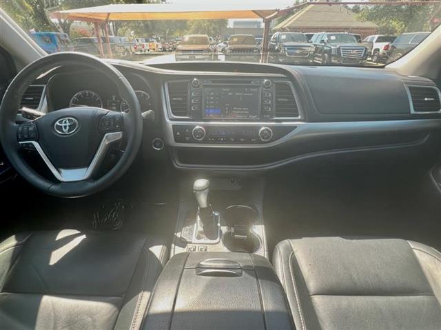 $15950 : 2016 TOYOTA HIGHLANDER XLE image 10