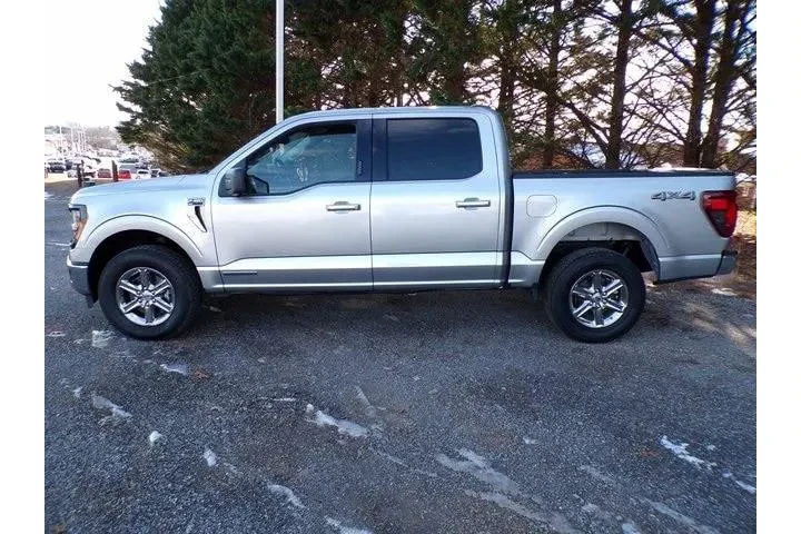 $36963 : Ford F-150 2024 4x4 XLT 4dr image 2