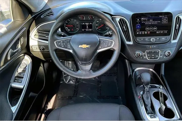 $19991 : Chevrolet Malibu 2023 LT 4dr image 8