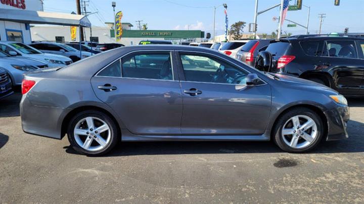 $10995 : 2012 Camry SE image 4