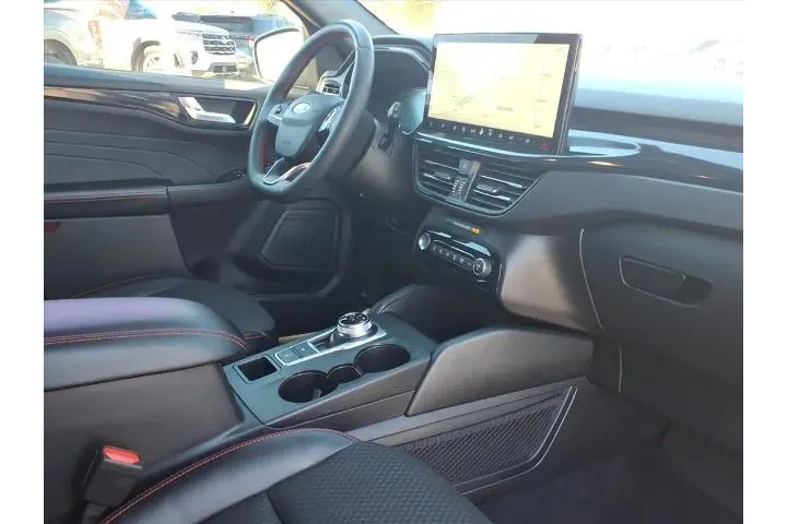 $26390 : Ford Escape 2023 AWD ST-Line image 10