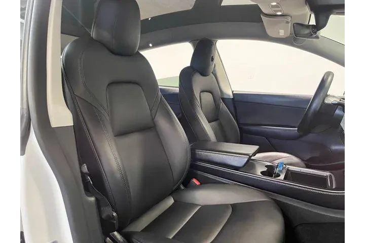 $27939 : Tesla Model Y 2022 AWD Long image 10