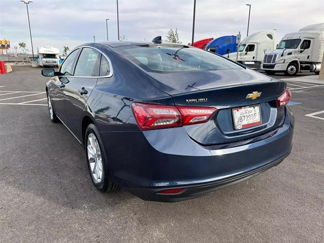 $20995 : Pre-Owned 2021 Malibu LT Seda image 8