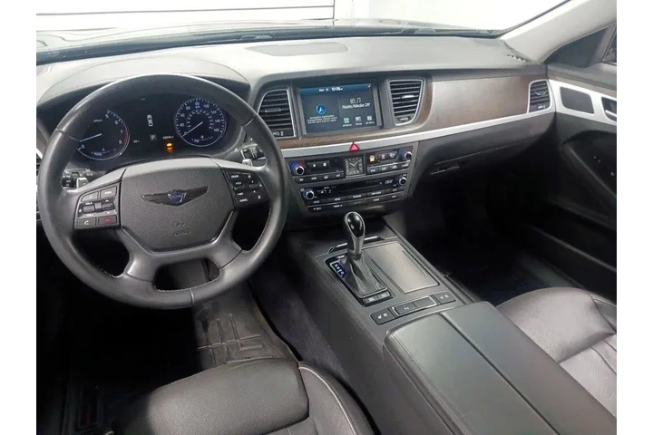 $15998 : Hyundai Genesis 2015 5.0L 4d image 9