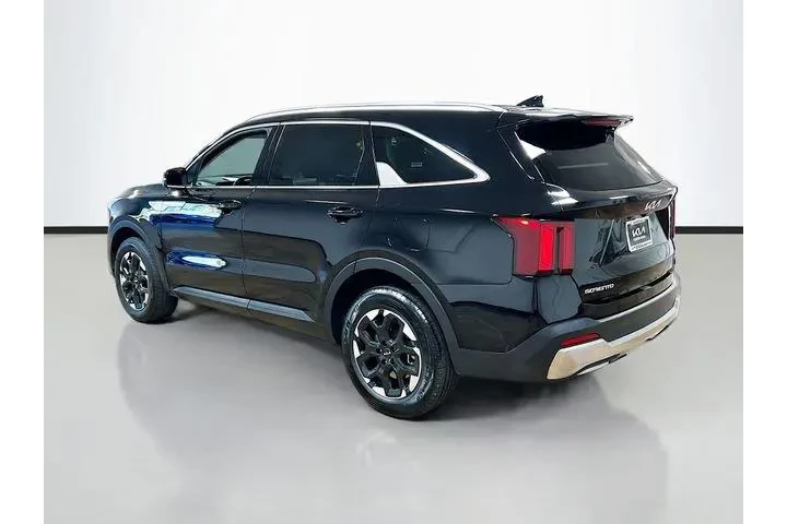 $28879 : Kia Sorento 2024 AWD S 4dr S image 5