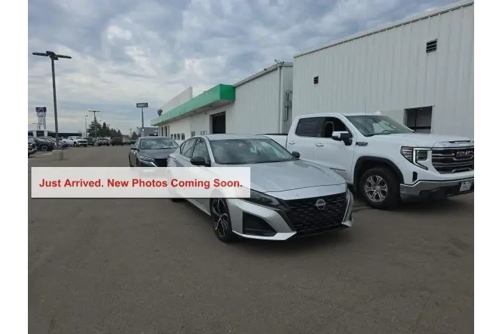 $20900 : Nissan Altima 2024 2.5 SR 4d image 1