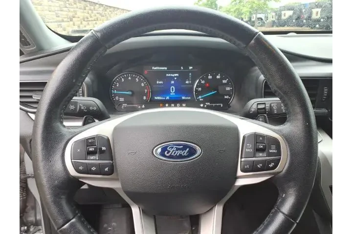 $25941 : Ford Explorer 2021 AWD XLT 4 image 4