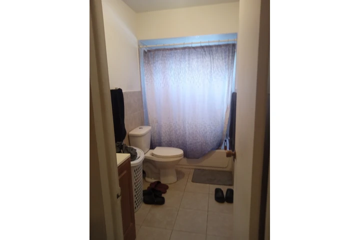 $1200 : Rento efficiency image 1